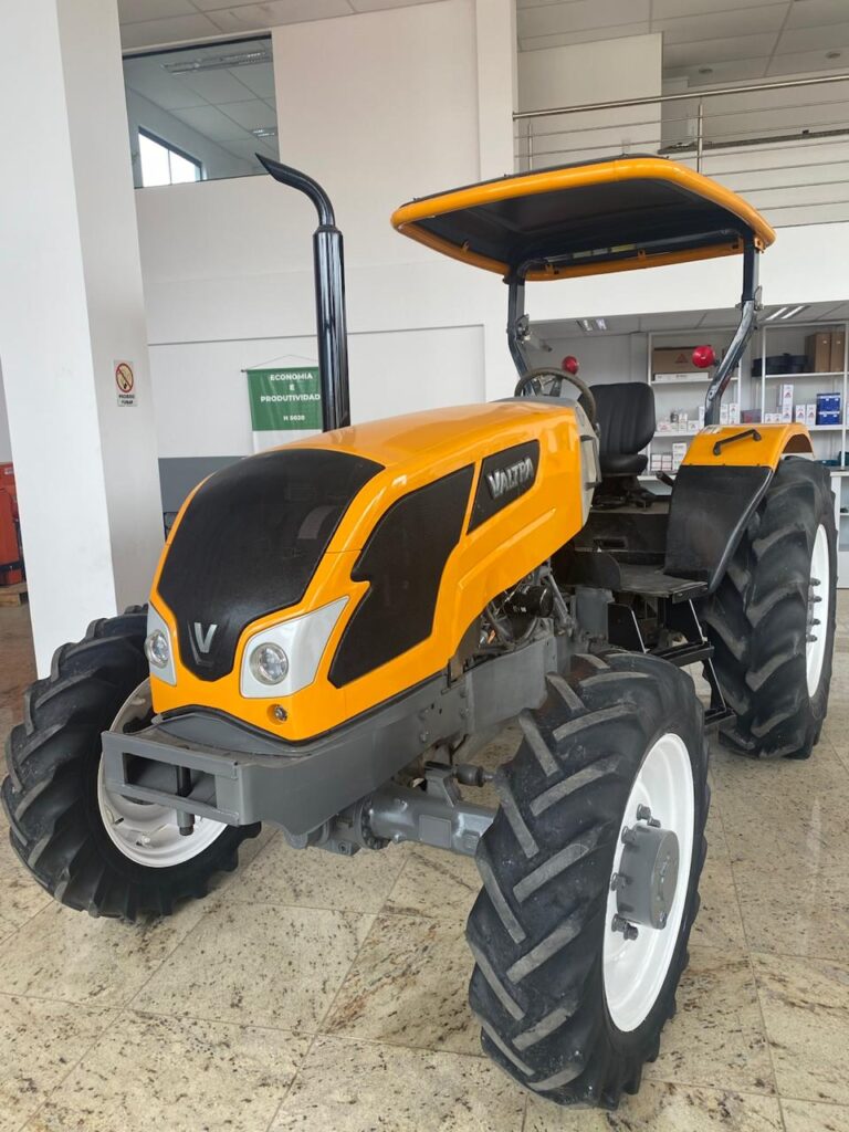 Valtra A650 - ANO: 2015