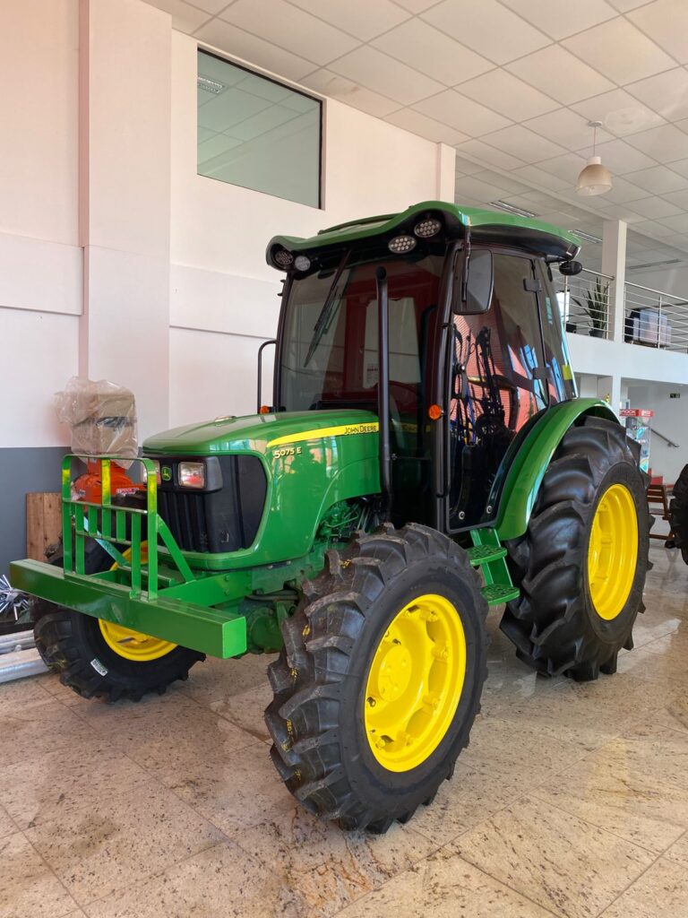 John Deere 5075E - ANO:2016